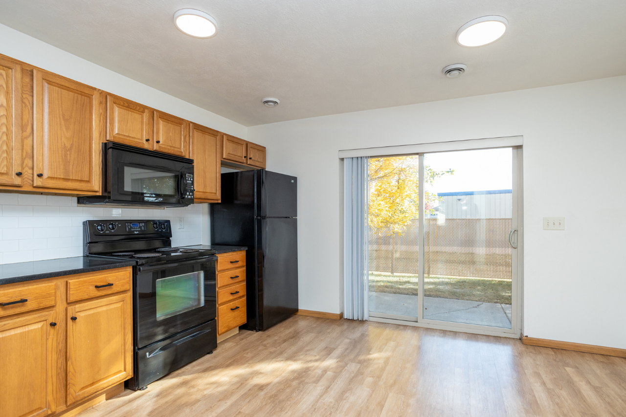 Maple Park Apartments & Townhomes - Photo 2 of 50