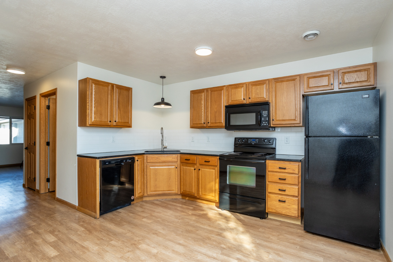 Maple Park Apartments & Townhomes - Photo 3 of 50