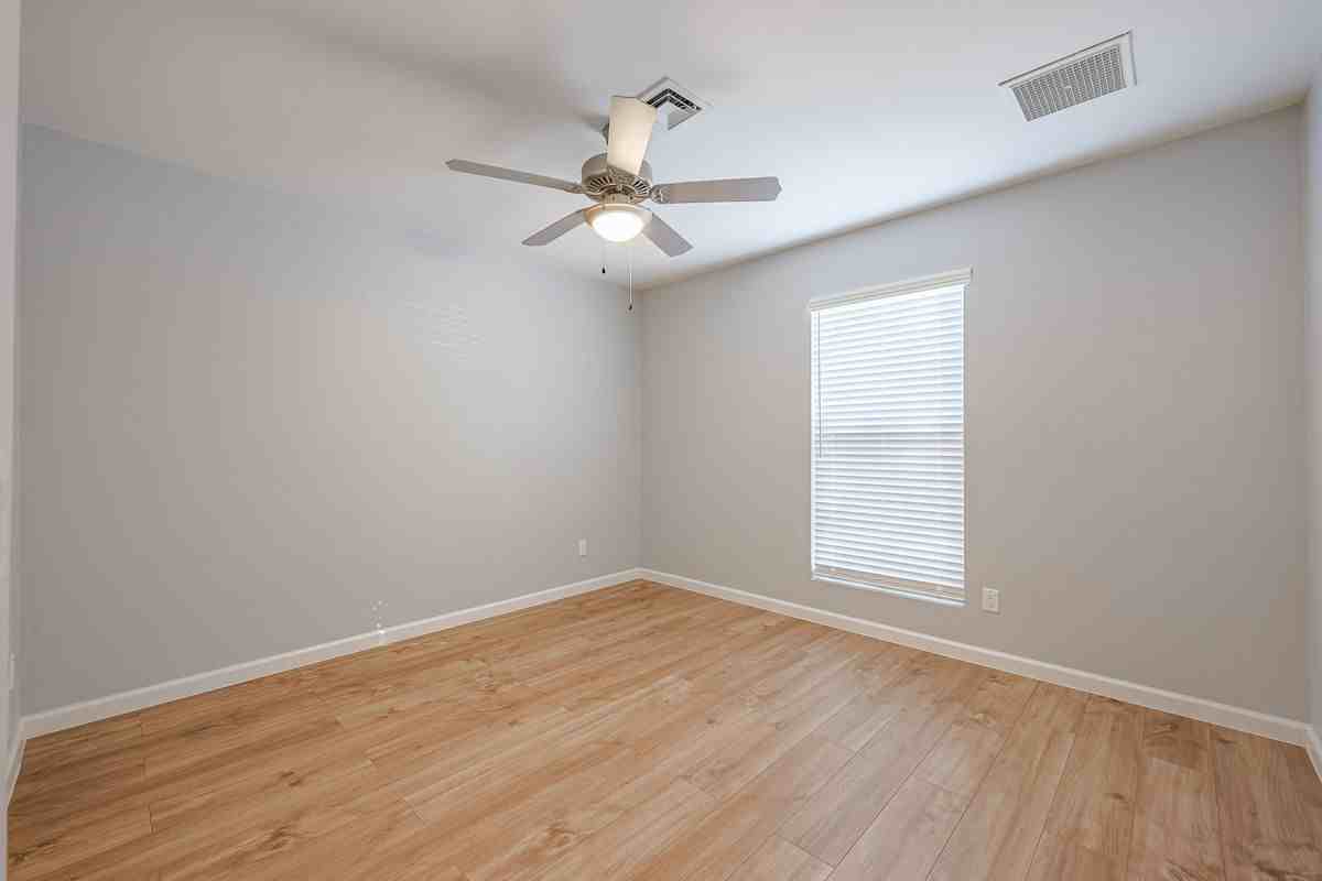 6414 W Grandview Rd - Photo 2 of 25