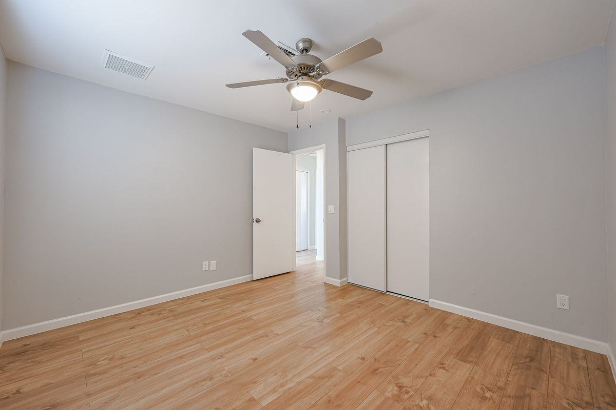 6414 W Grandview Rd - Photo 3 of 25