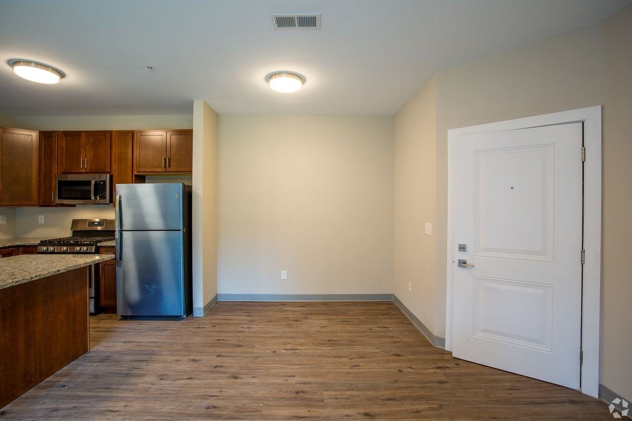 37 Main Rd - Photo 3 of 23