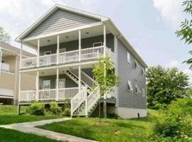 featured image of 211 Columbia St