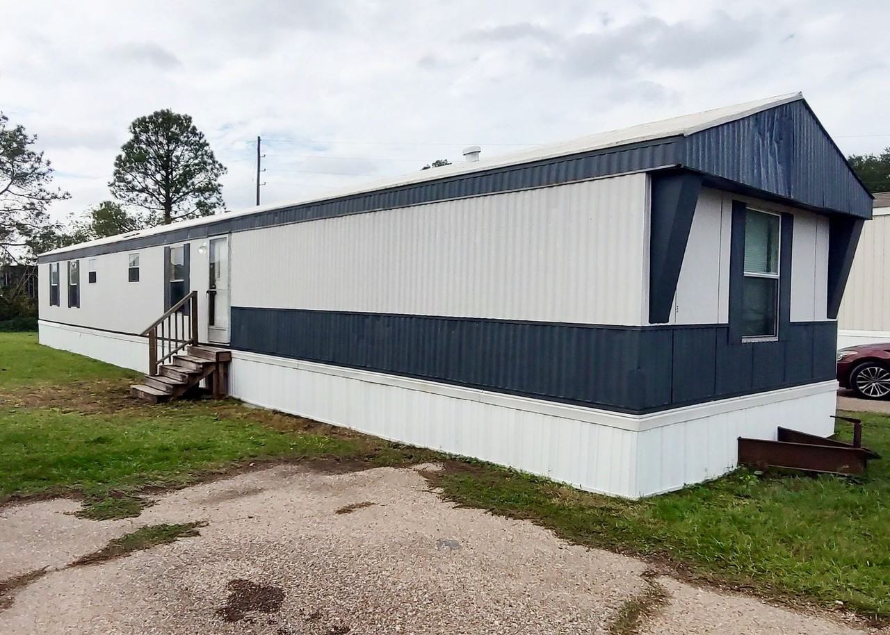 1714 New Horizon Dr - Photo 2 of 18