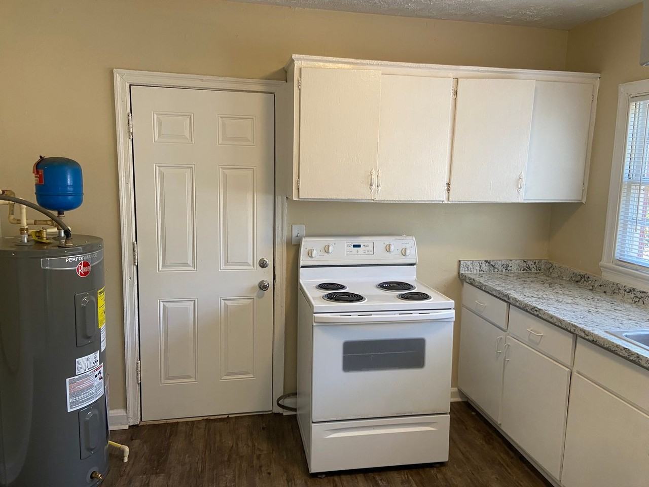 1414 Foye Ave - Photo 6 of 13