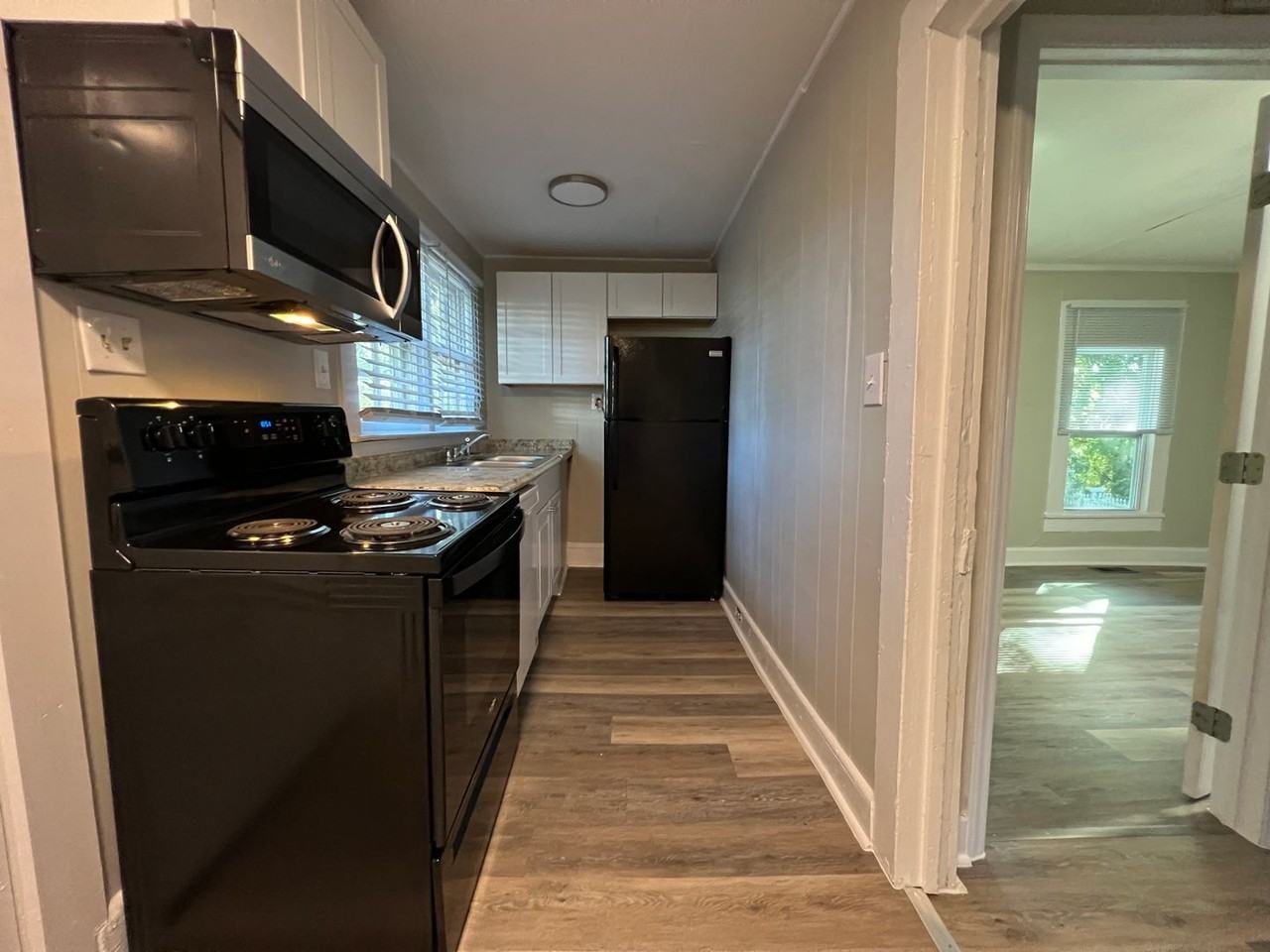 904 W 6th Ave - Photo 3 of 8