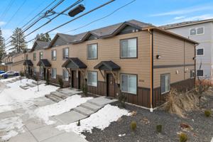 featured image of 6030 N Astor St