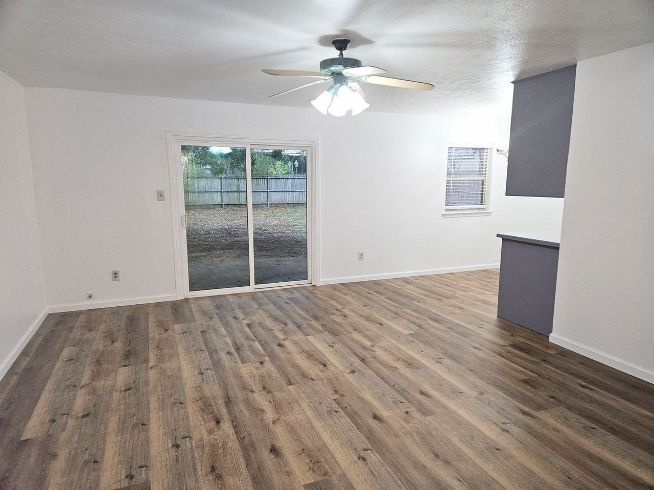 823 N Ector Dr - Photo 2 of 23