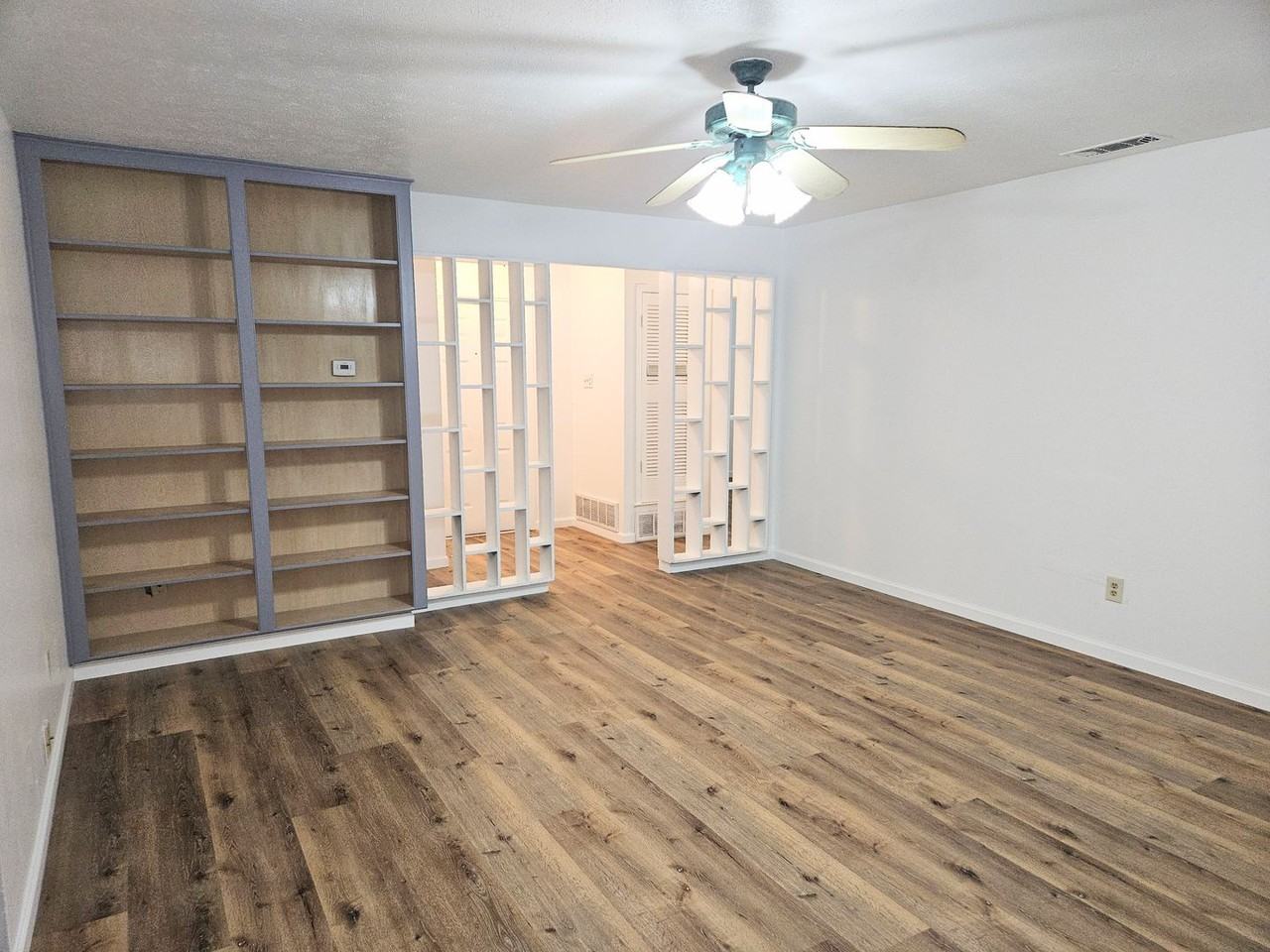 823 N Ector Dr - Photo 3 of 23