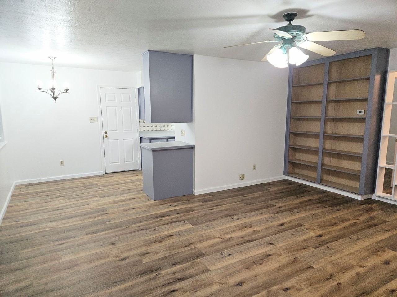 823 N Ector Dr - Photo 4 of 23