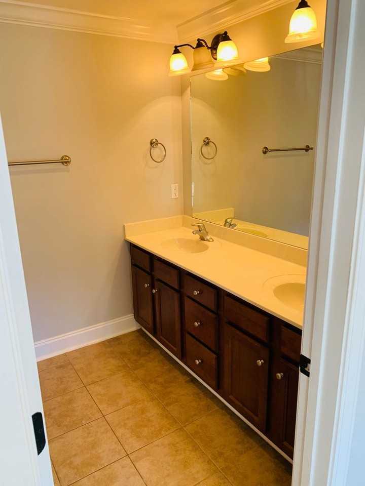 2005 Stephanie Court - Photo 5 of 21