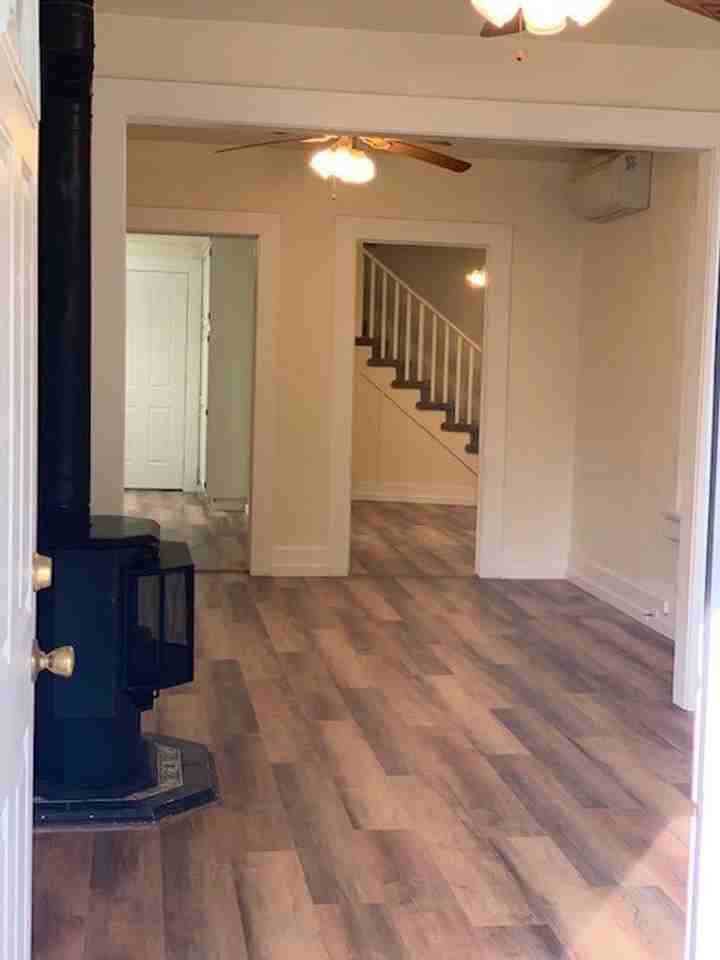322 Sw K St - Photo 4 of 12