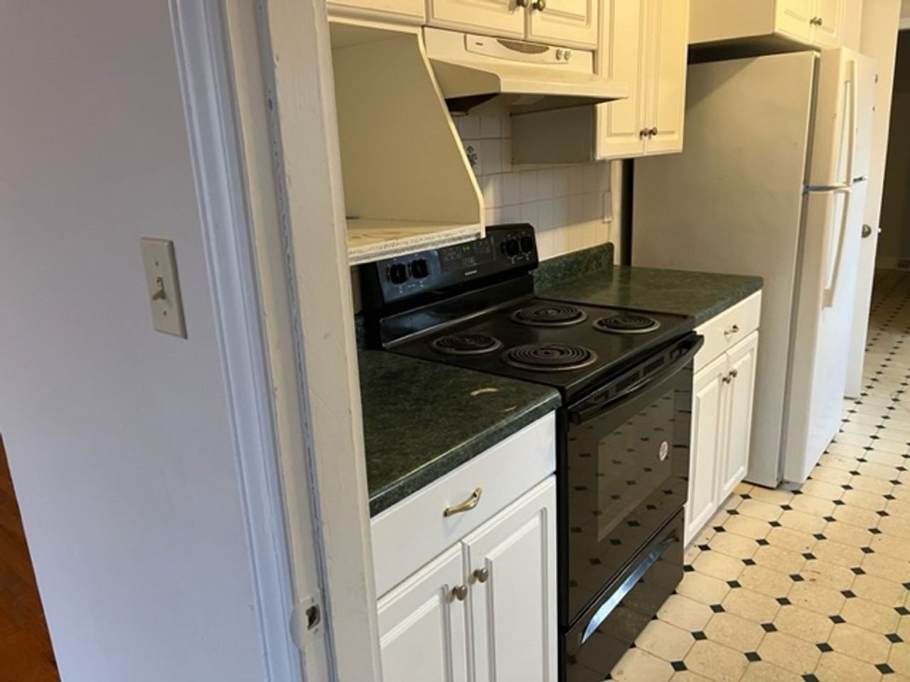 6027 Idlebrook Dr - Photo 3 of 19