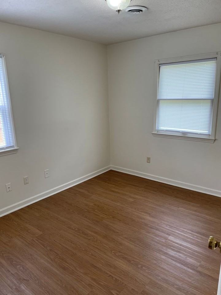 712 N Sellars Mill Rd - Photo 6 of 7