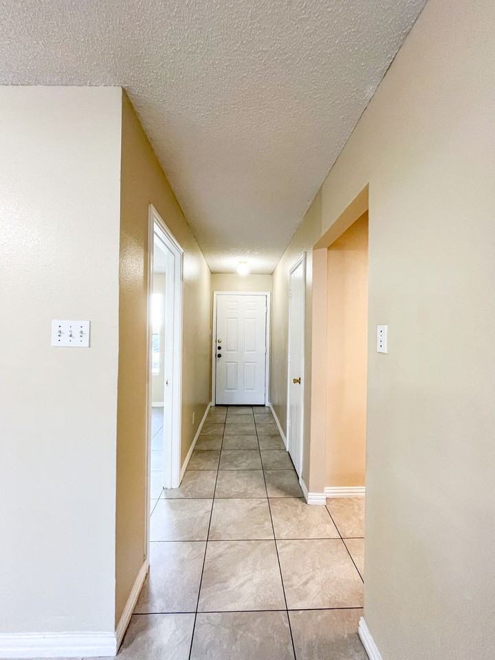 4107 Waterproof - Photo 2 of 31