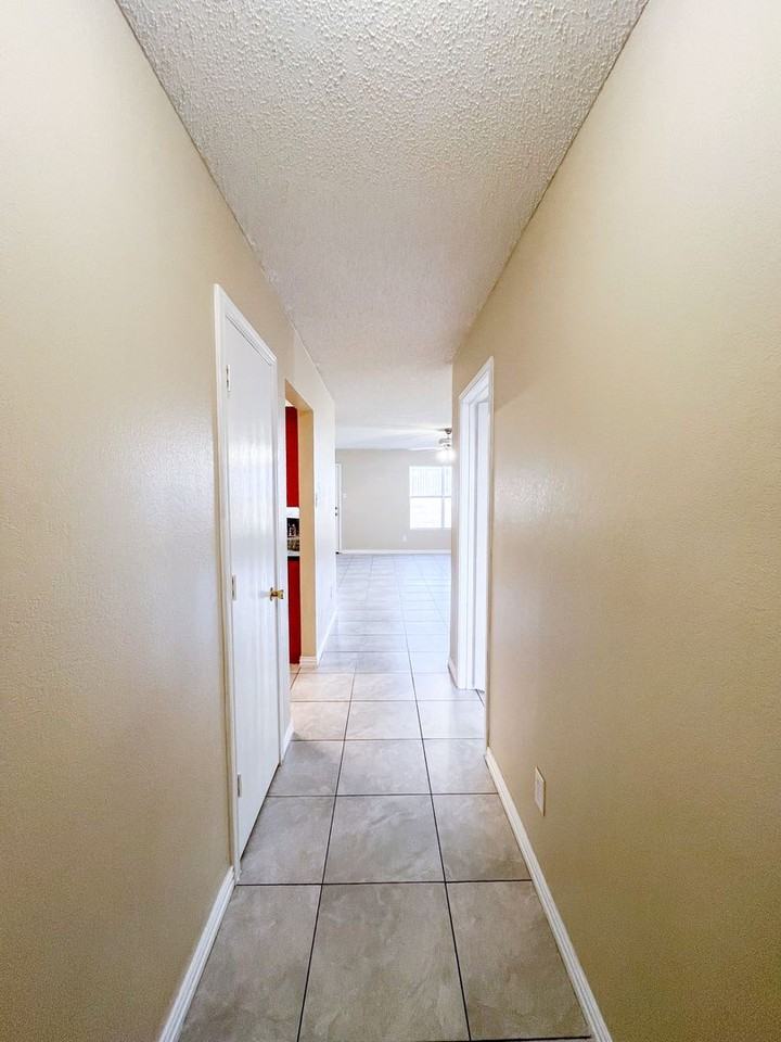 4107 Waterproof - Photo 3 of 31