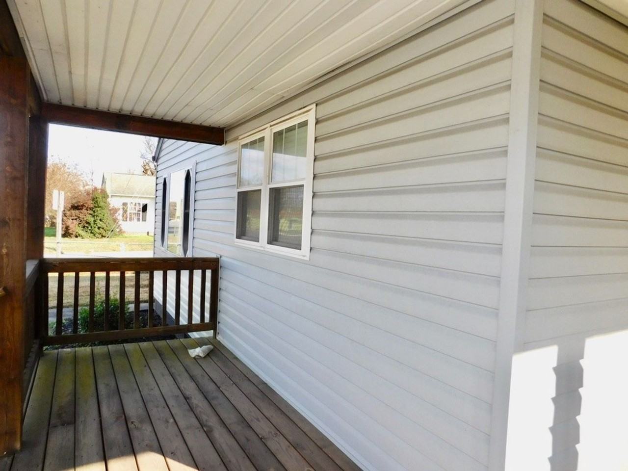 818 E Washington St - Photo 3 of 30