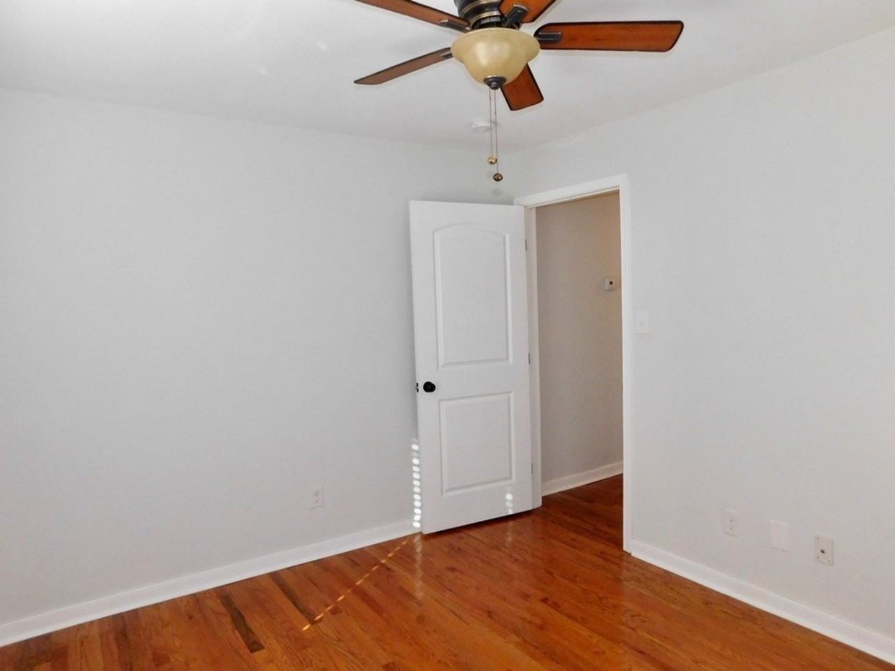 818 E Washington St - Photo 4 of 30
