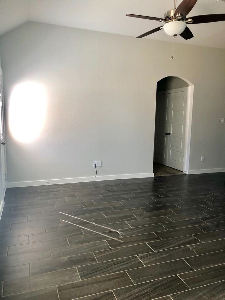 1048 W Sierra Vista Ct - Photo 3 of 10