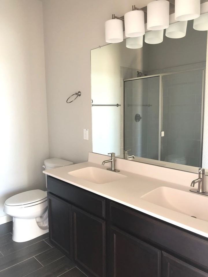 1048 W Sierra Vista Ct - Photo 6 of 10