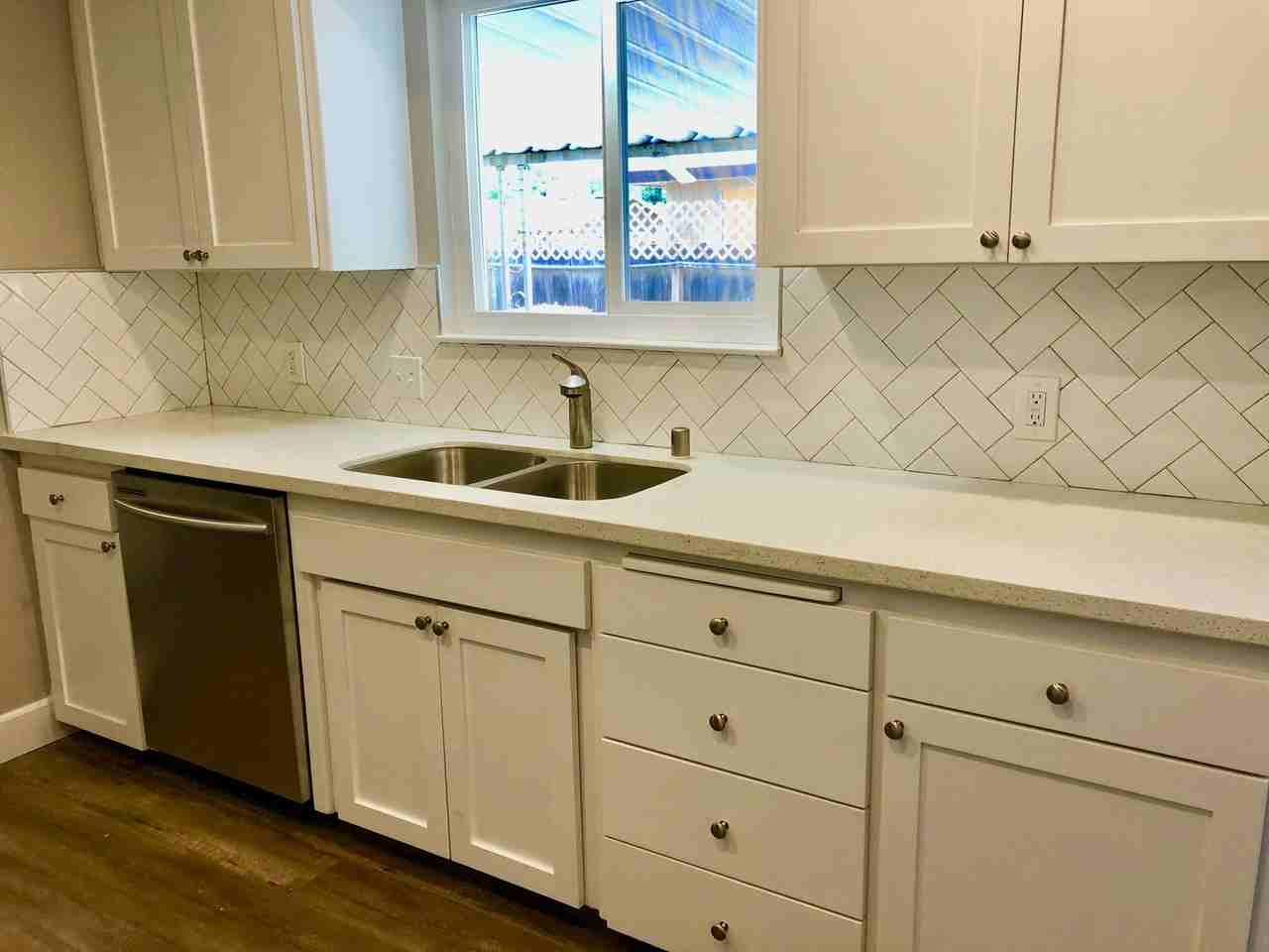 3653 N Shirley Ave - Photo 2 of 20