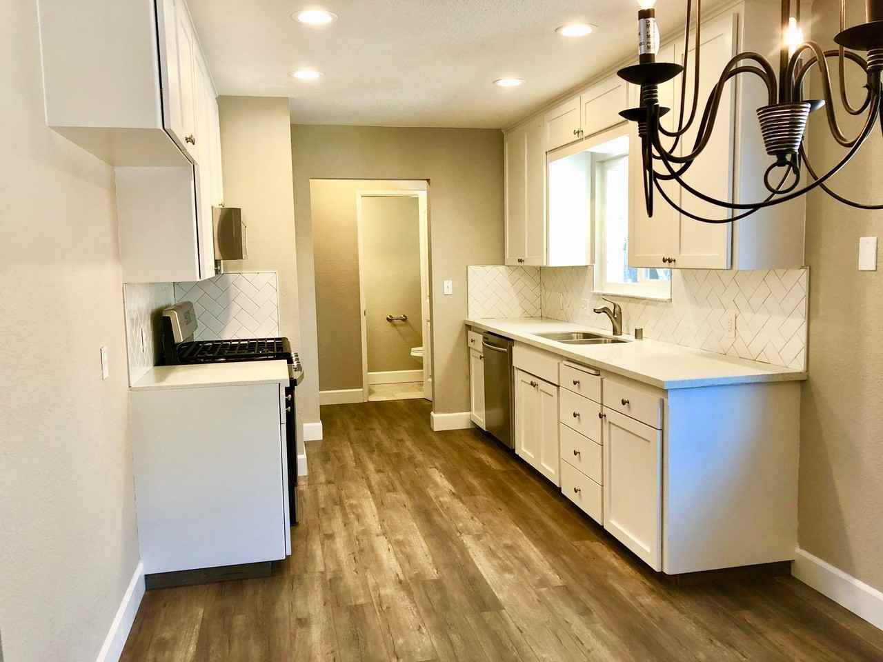 3653 N Shirley Ave - Photo 3 of 20