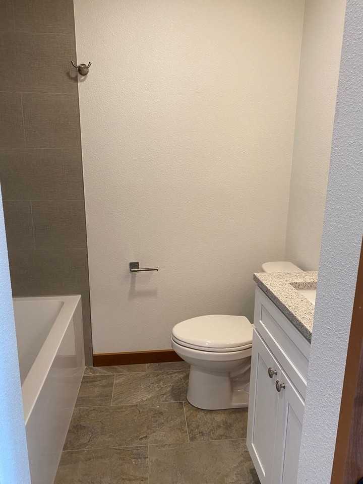 The Tower Bachelor - Photo 7 of 9