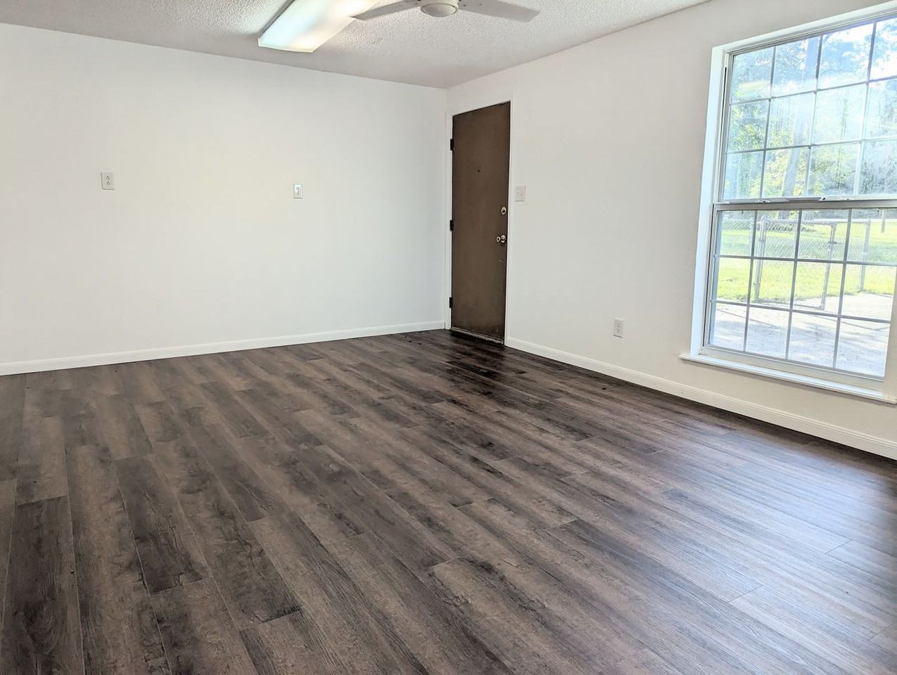 11819 W 7th St - Photo 4 of 13