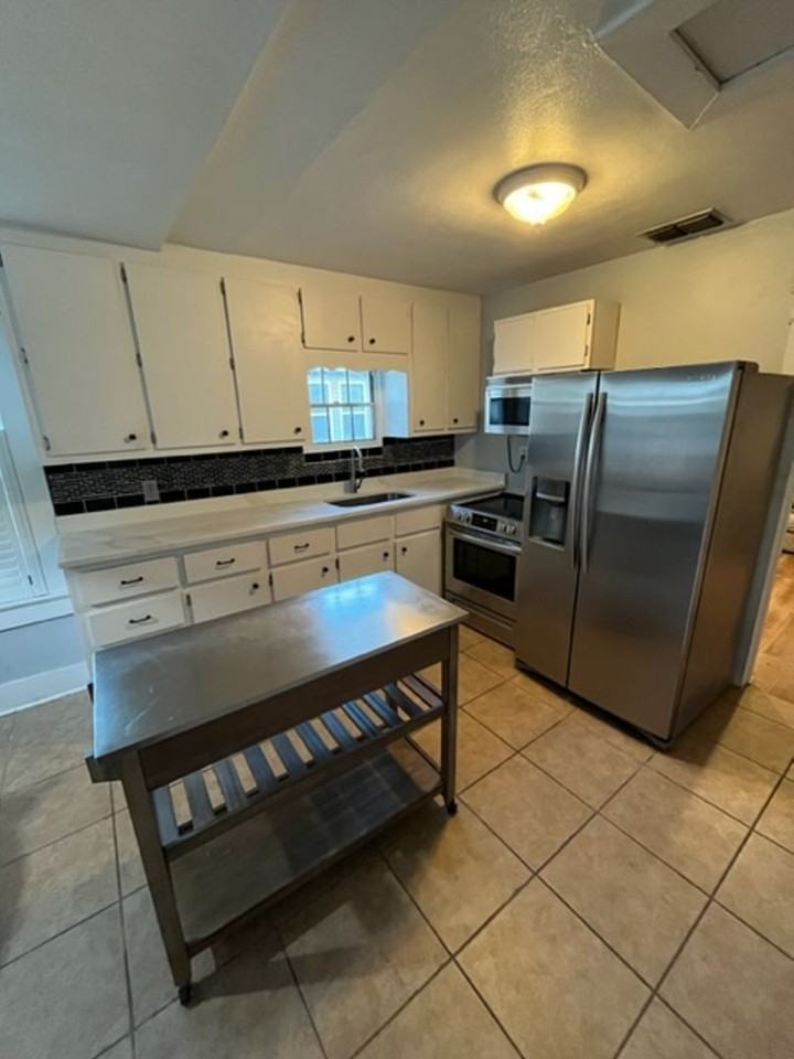 203 W Haya St - Photo 5 of 11