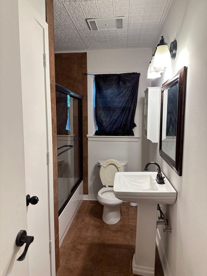 2609 Walnut St - Photo 2 of 10