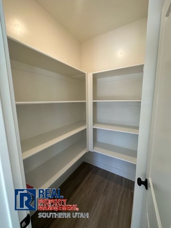 2366 E Alexander Ln - Photo 6 of 16