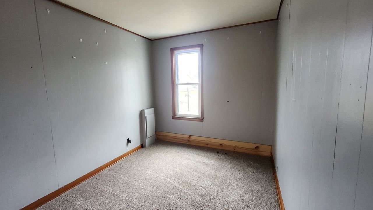 110 E Snow St - Photo 6 of 20