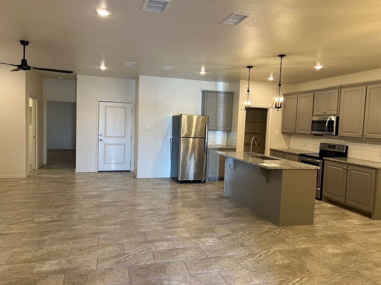 9603 Iola Ave #B - Photo 2 of 14