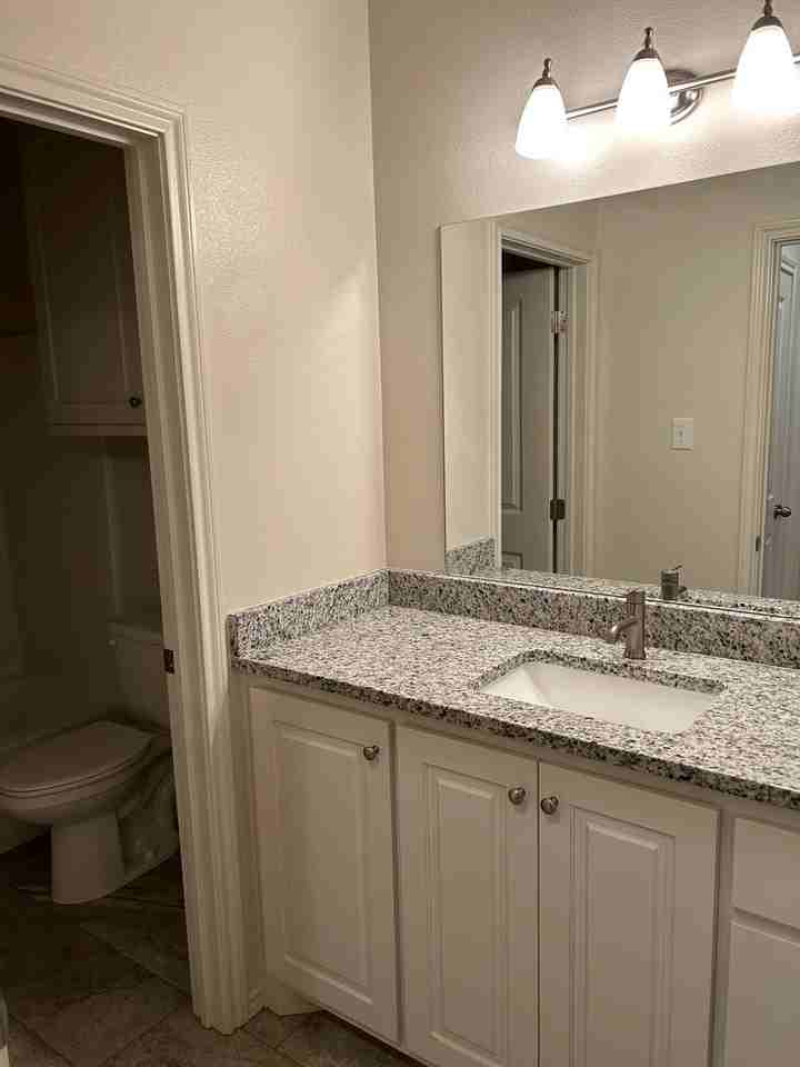 9603 Iola Ave #B - Photo 3 of 14