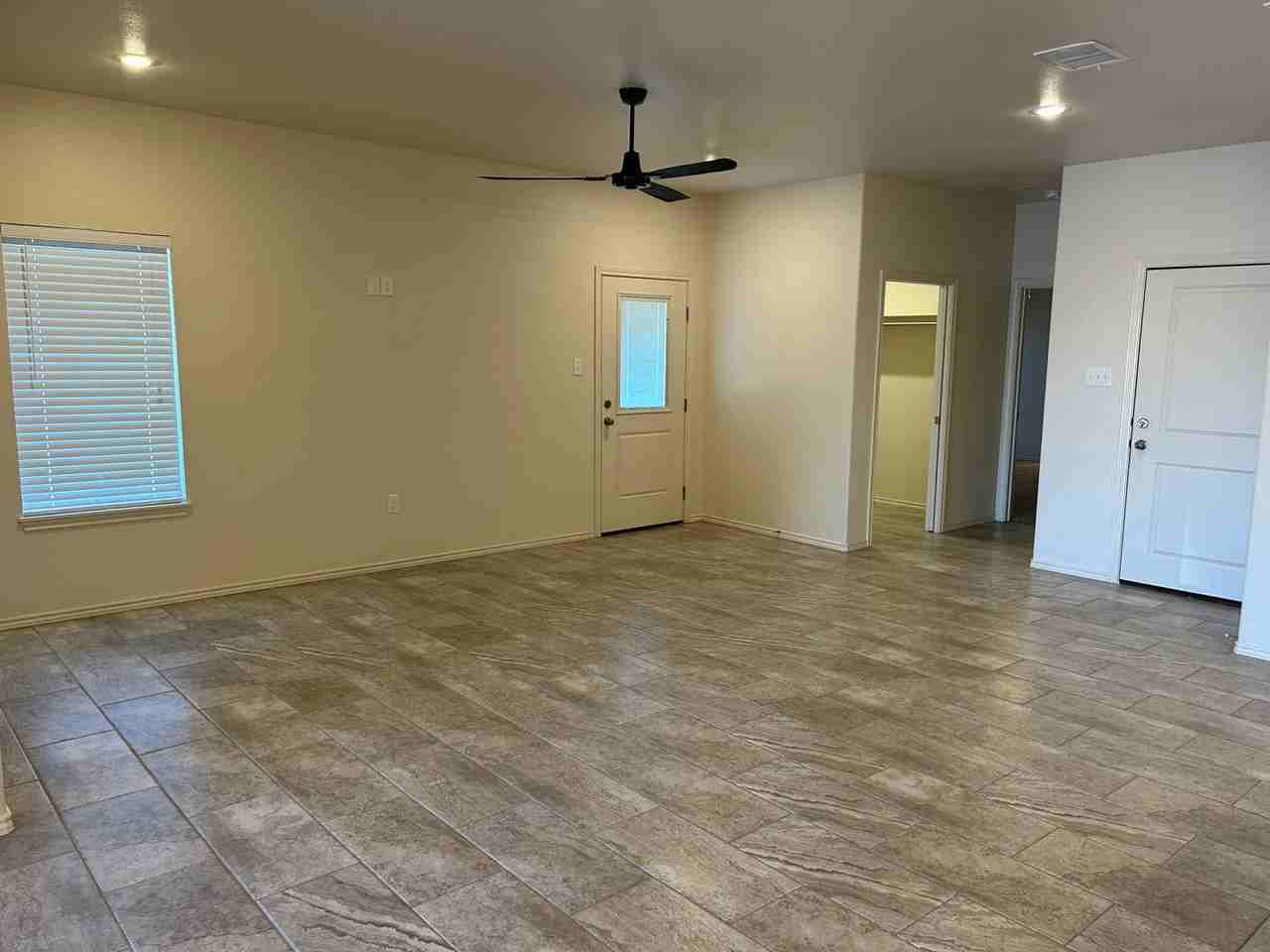 9603 Iola Ave #B - Photo 6 of 14