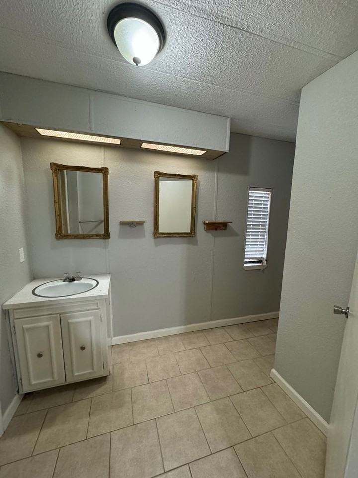 441 Daybreak St - Photo 2 of 8