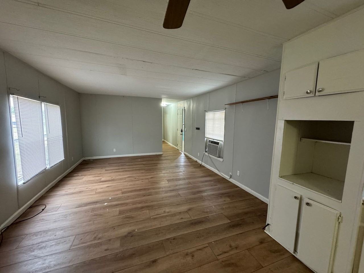 441 Daybreak St - Photo 4 of 8
