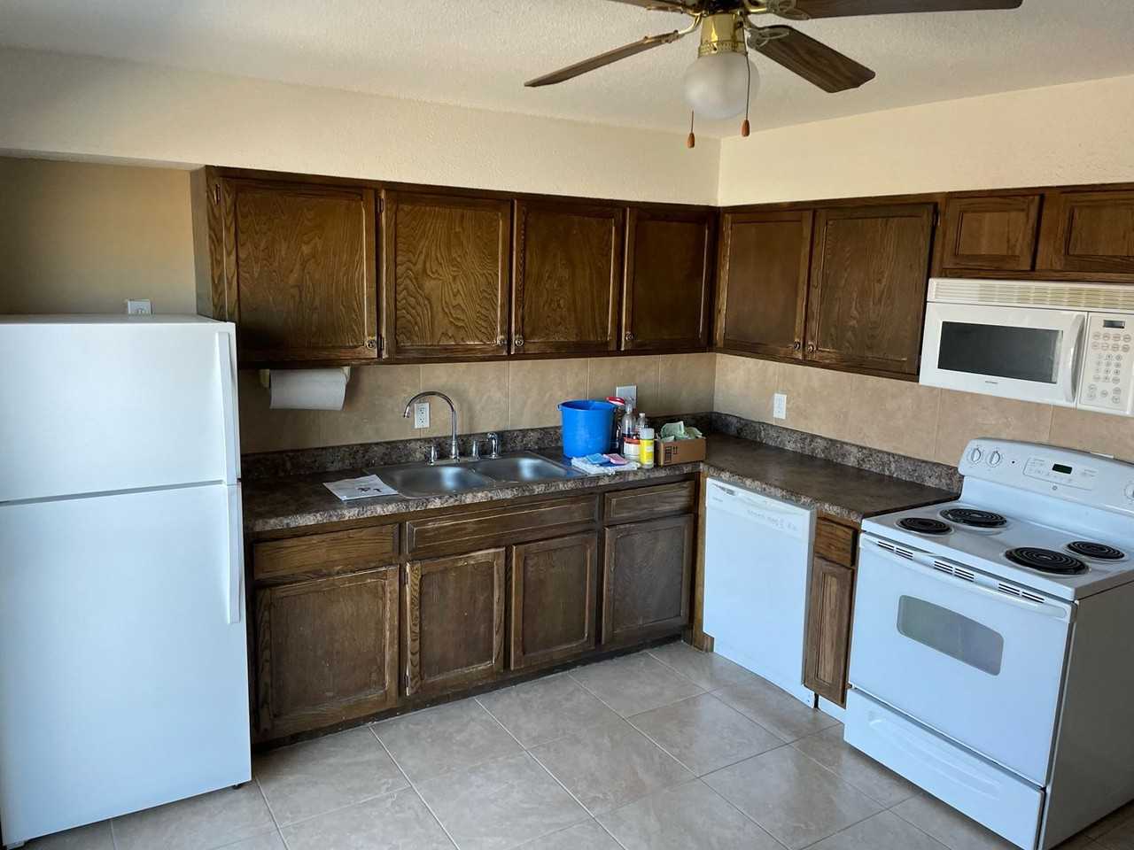 2937 S 134th Ave - Photo 2 of 7