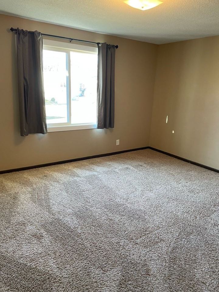 2937 S 134th Ave - Photo 3 of 7