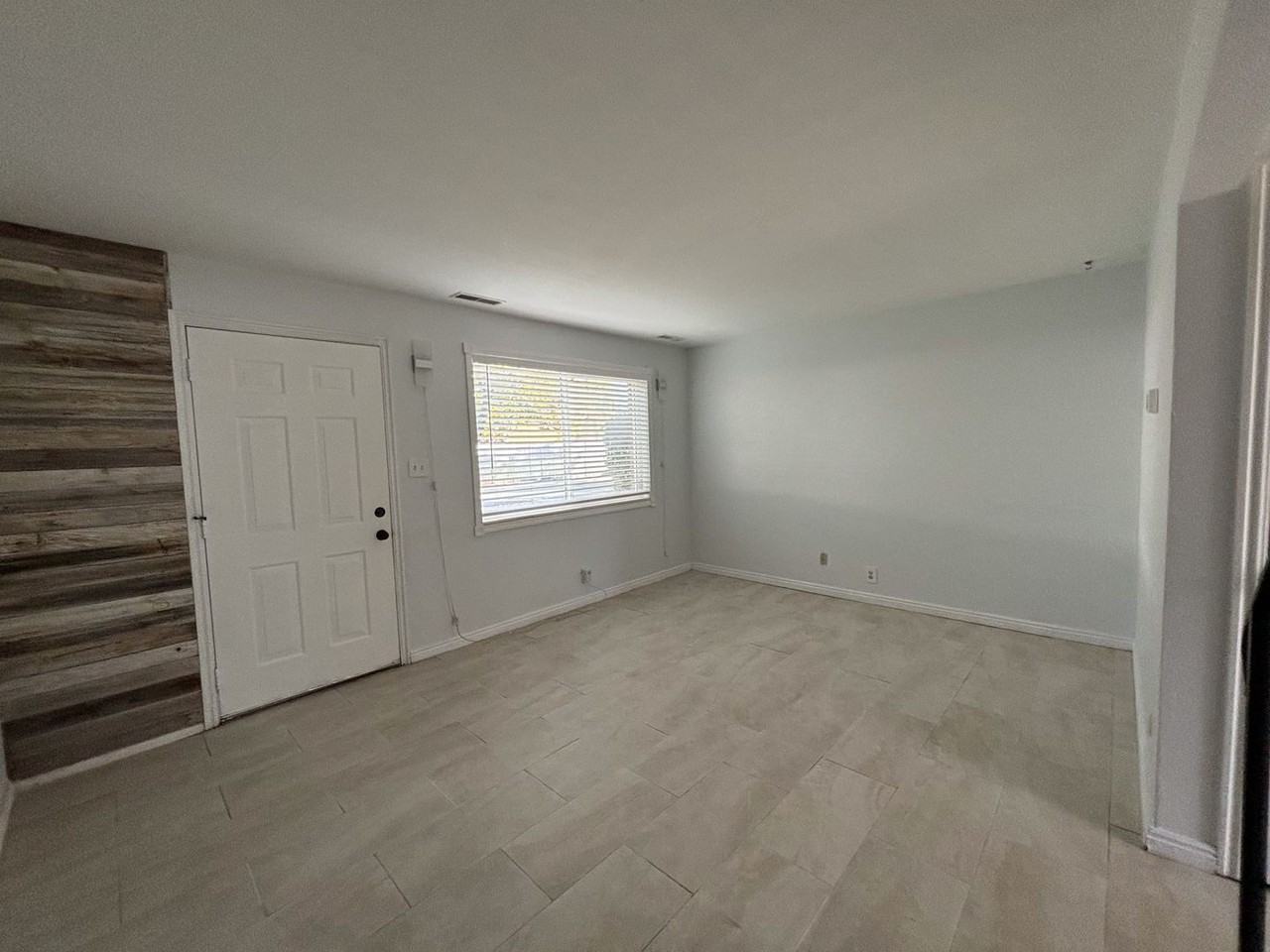 214 S 175 E - Photo 2 of 14