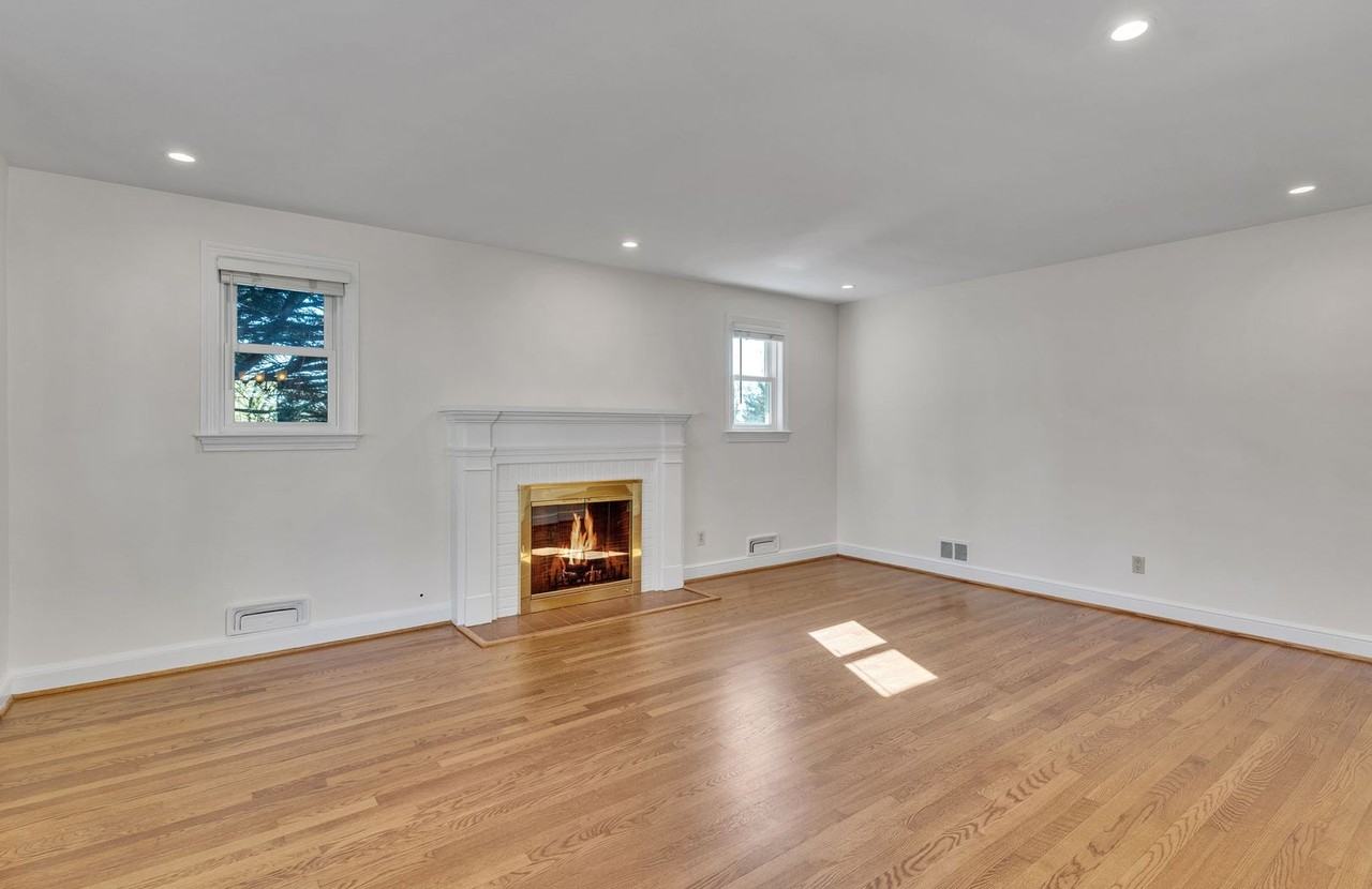 2446 North Jefferson Street - Photo 3 of 39