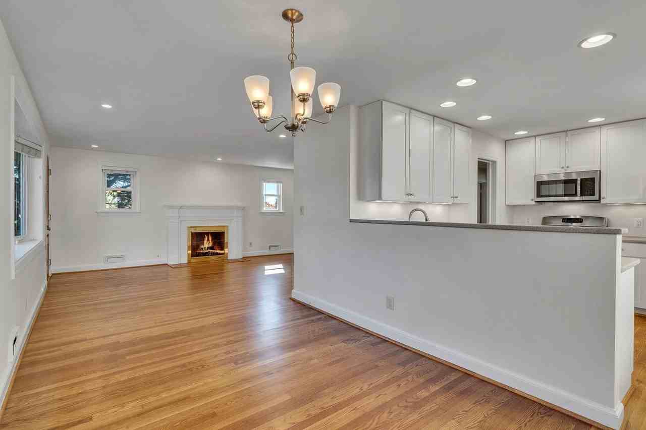 2446 North Jefferson Street - Photo 6 of 39