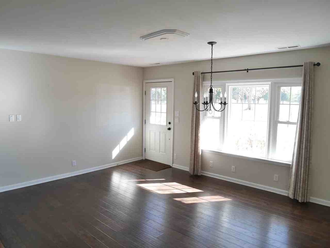 1705 Hambrooks Blvd - Photo 3 of 25