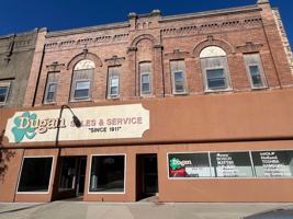 featured image of 7 N Broadway