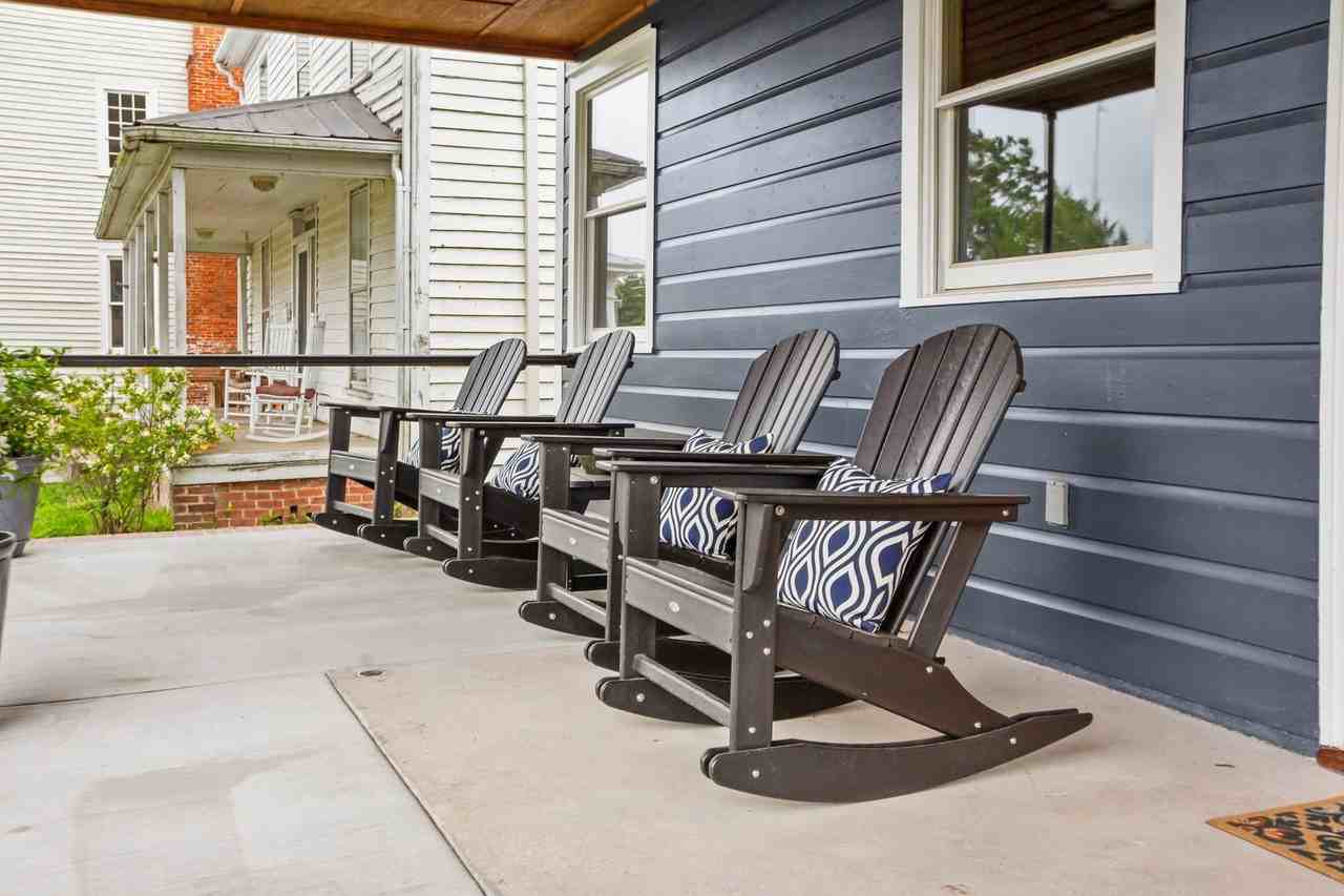 226 E Water St - Photo 4 of 32