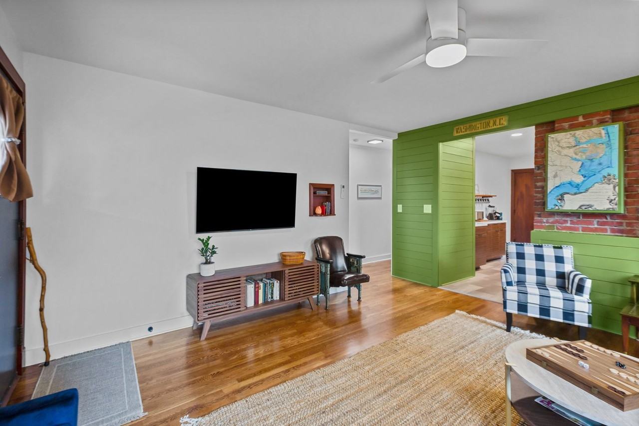 226 E Water St - Photo 7 of 32