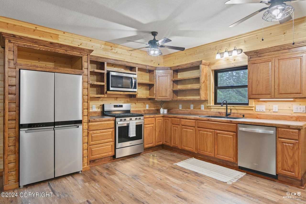 53221 Williams Rd - Photo 3 of 28