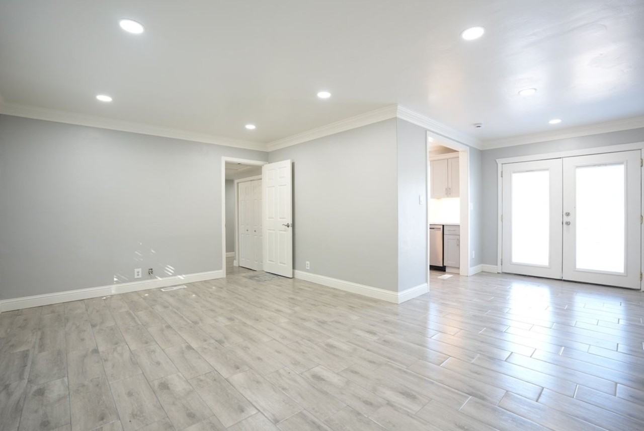 3120 Laurel St - Photo 3 of 27