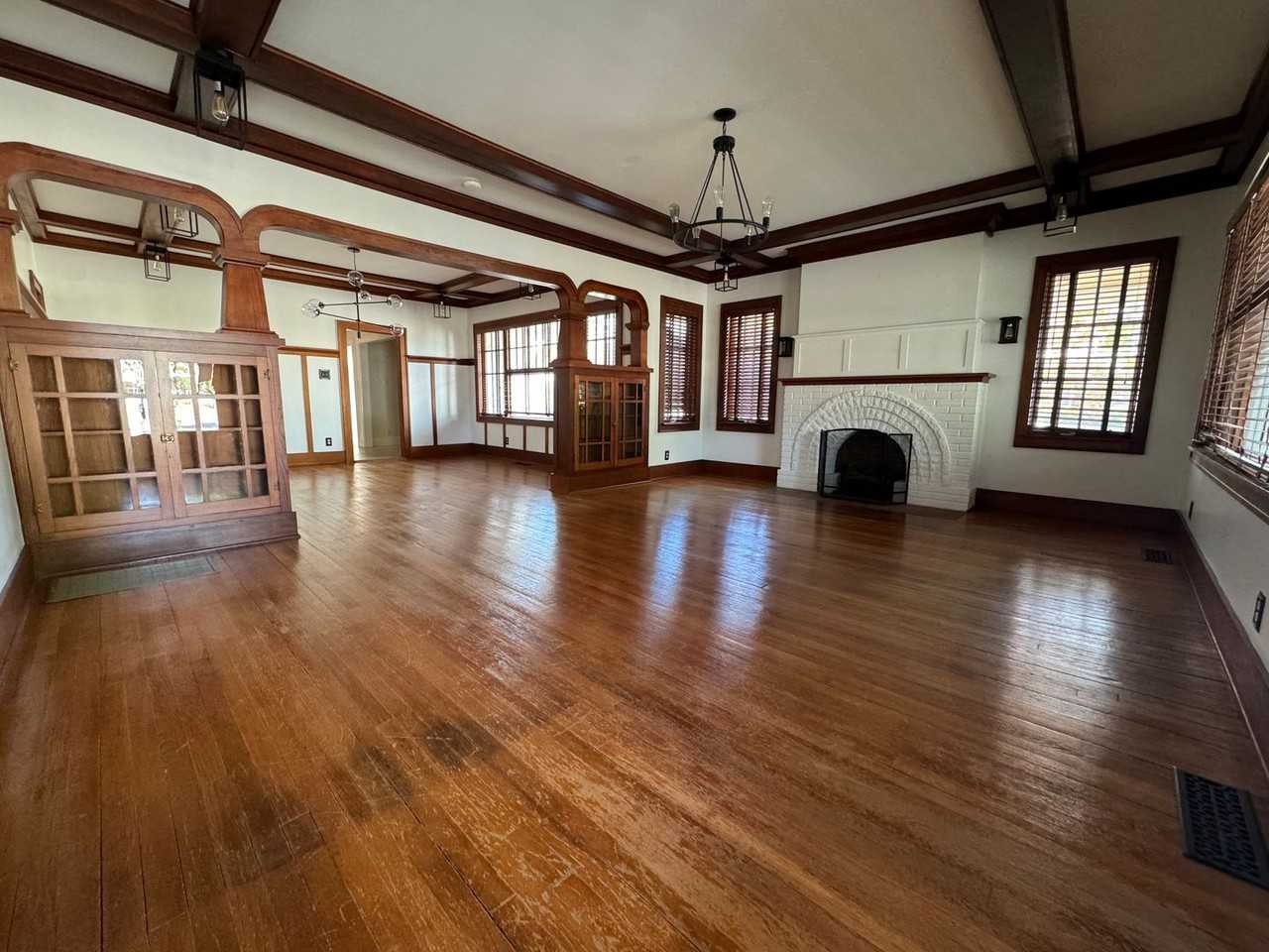 1523 W Broadway Ave - Photo 5 of 31