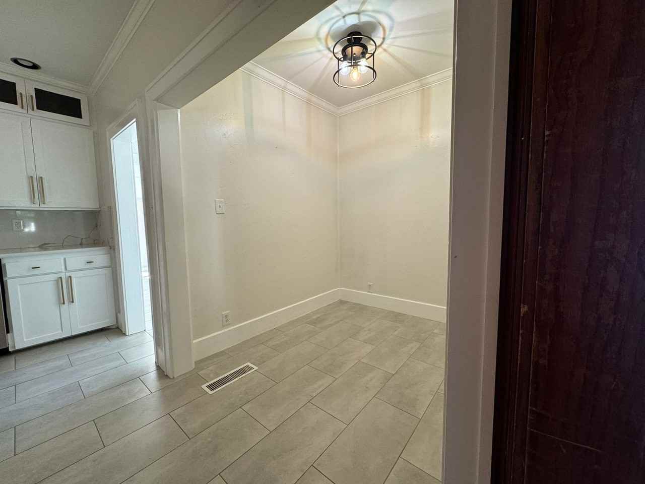 1523 W Broadway Ave - Photo 6 of 31