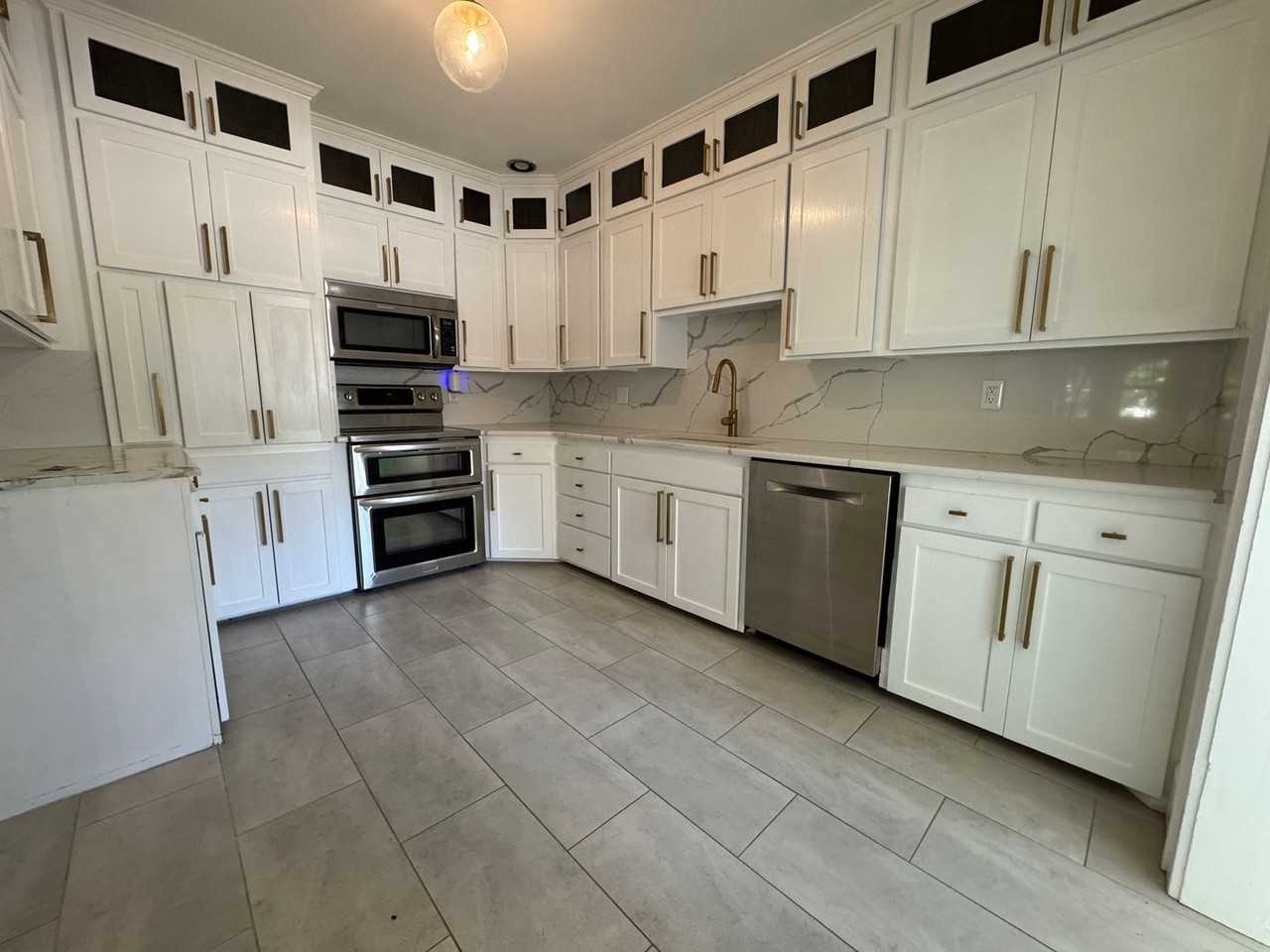 1523 W Broadway Ave - Photo 7 of 31